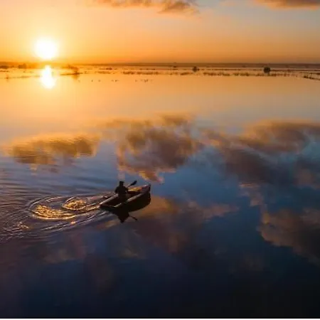 Comfortable House For 4 Guests In * Saint-Come-du-Mont