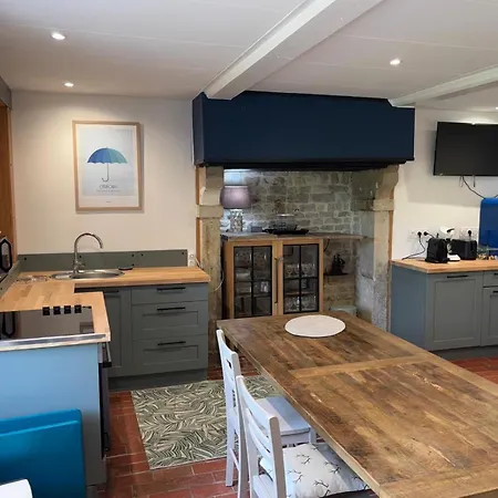 Comfortable House For 4 Guests In