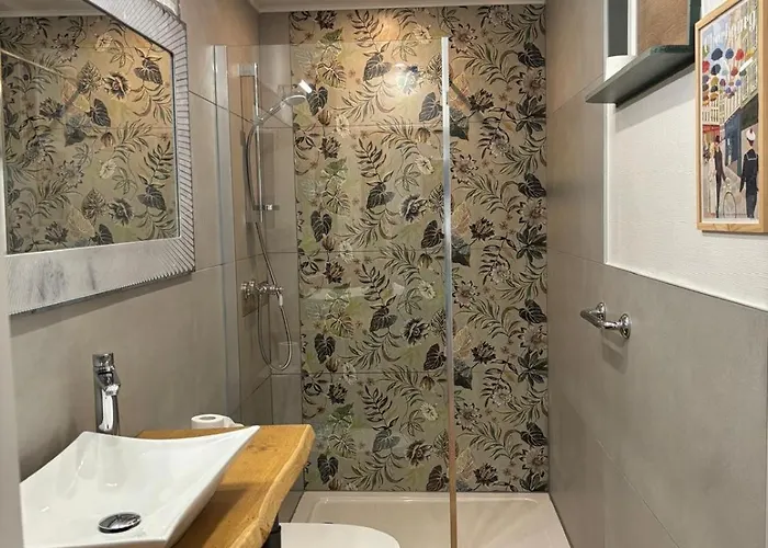 Comfortable House For 4 Guests In * Saint-Come-du-Mont